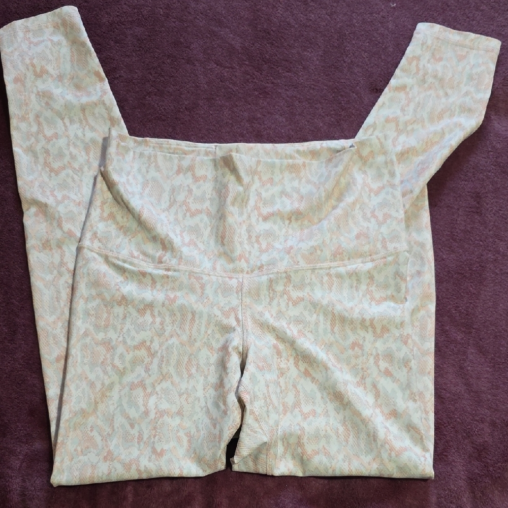 Old Navy Cream Patterned Leggings